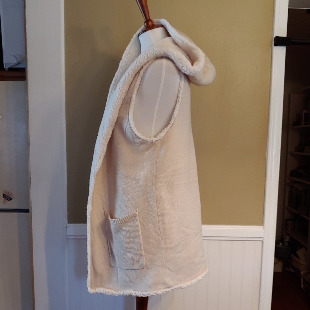 WARM OPEN FRONT SLEEVELESS HOODED VEST LARGE - Picture 4 of 7